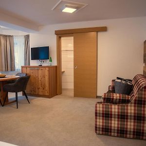 Familien-Zimmer mit Kingsize-Bett